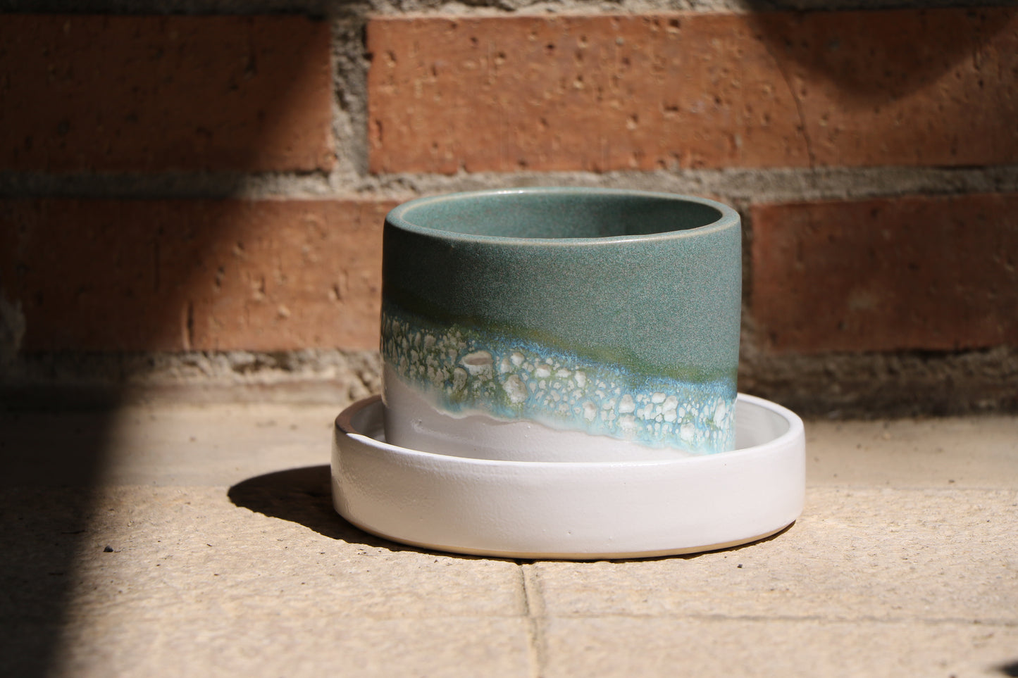Planter - Turquoise and white effect