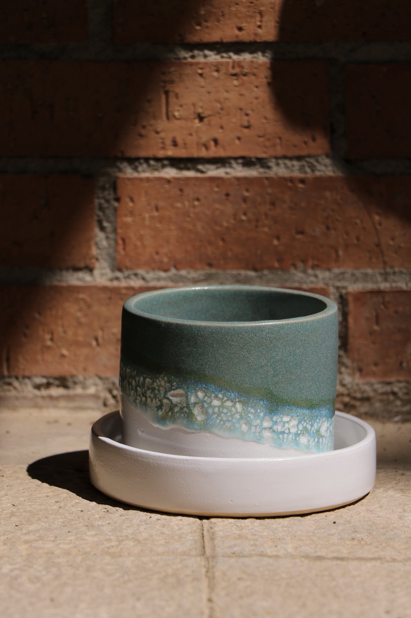 Planter - Turquoise and white effect