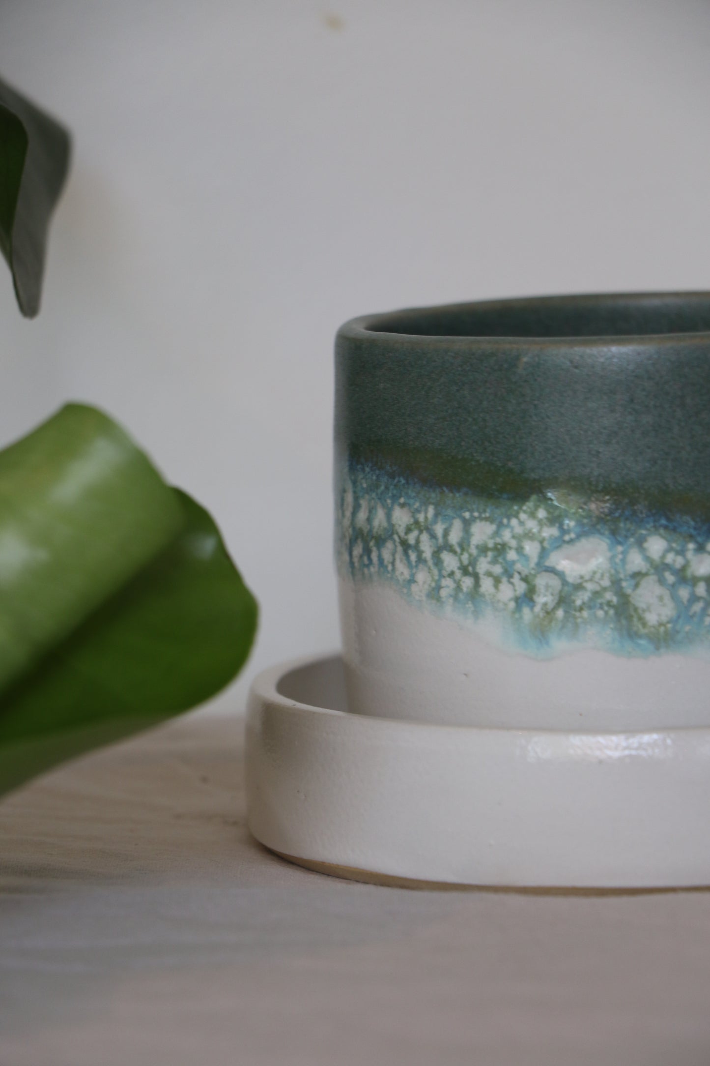 Planter - Turquoise and white effect