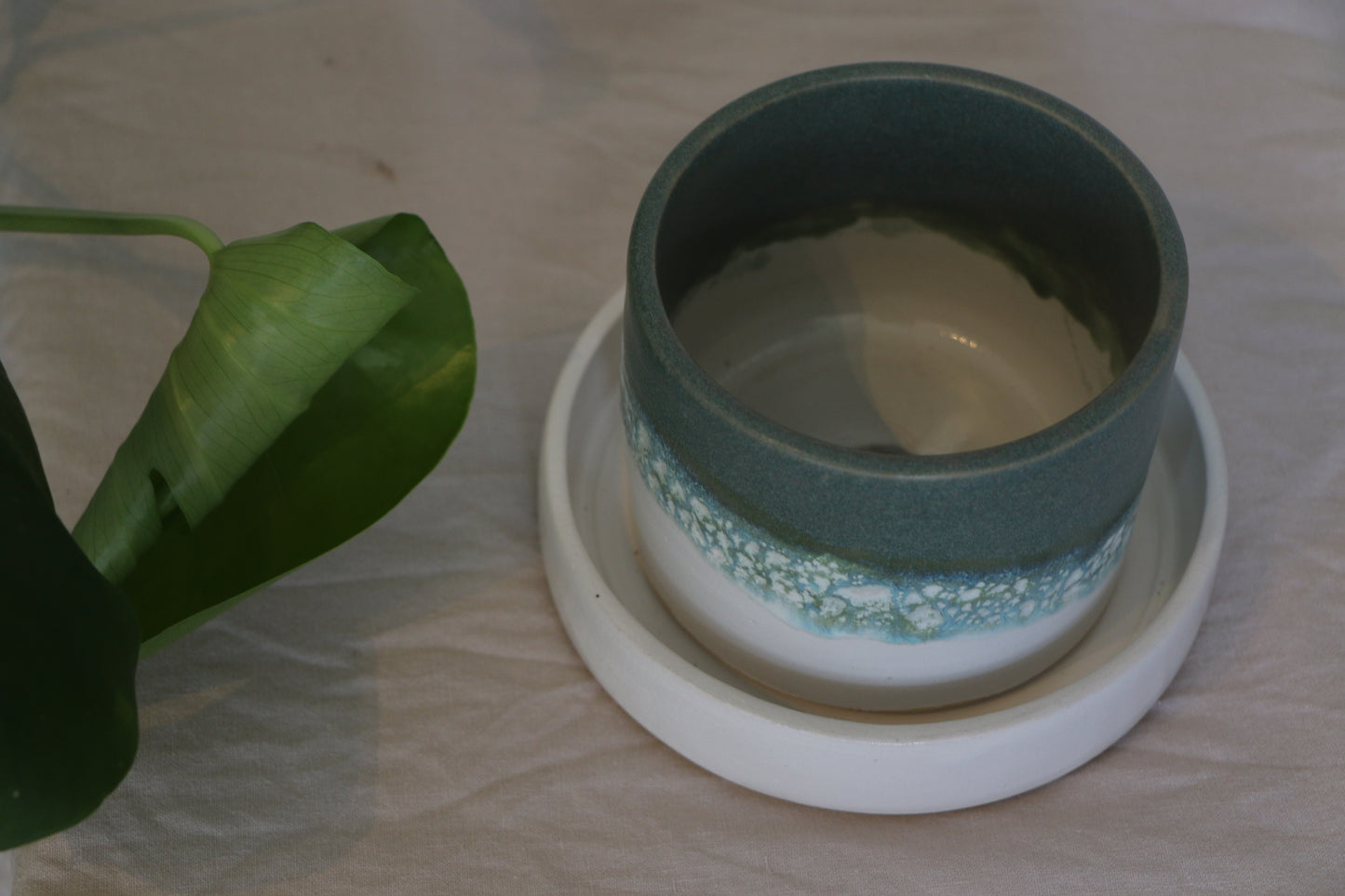 Planter - Turquoise and white effect